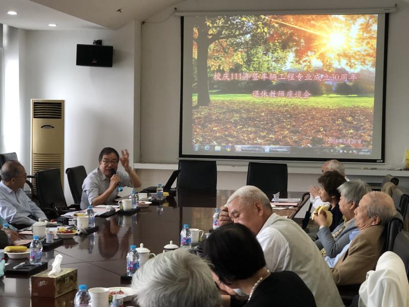 775067029445705629 775067029445705629